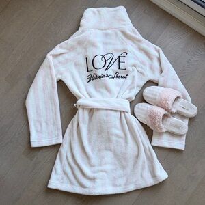 Victorias Secret Robe & Slippers Set